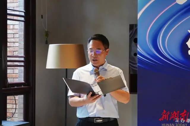 “城市进阶·轨道上的长沙”圆桌论坛成功举办 专家学者共话地铁建设与城市发展大计(图2) 3-23060F92F0201.jpg