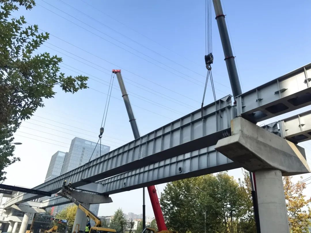 比亚迪在西安建了个空中列车:全自动驾驶 拥有独立路权(图1) 3-23112111291c51.jpg