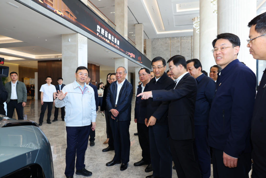山东省委书记林武率队考察比亚迪全球总部并体验云巴(图1) 3-231124160Q64c.png