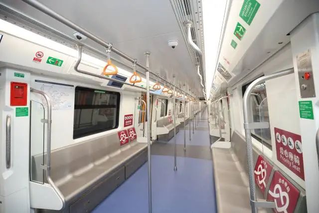 深圳地铁13号线列车正式亮相(图2) 3-23120Q102093P.jpg