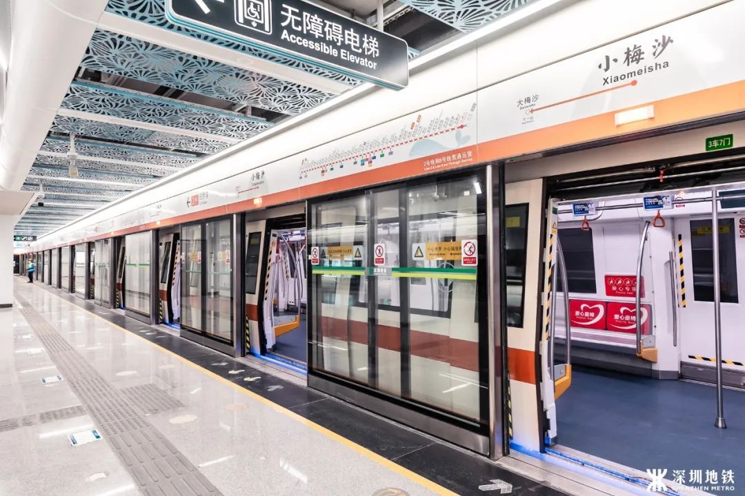 深圳地铁8号线二期开门迎客(图4) 3-23122G35150M7.jpg