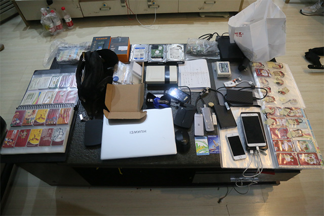 7人因伪造倒卖轨道交通票卡被抓 涉案金额90余万(图1) 3-240402092005140.jpg
