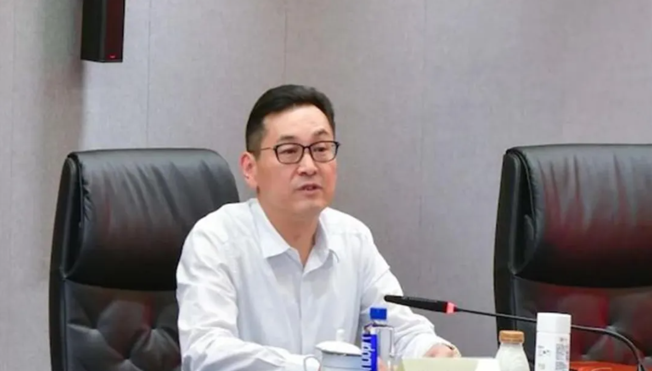 搞权色钱色交易 受贿额特别巨大 曾长期在上海地铁任职领导被双开(图1) 3-2405240T401205.png