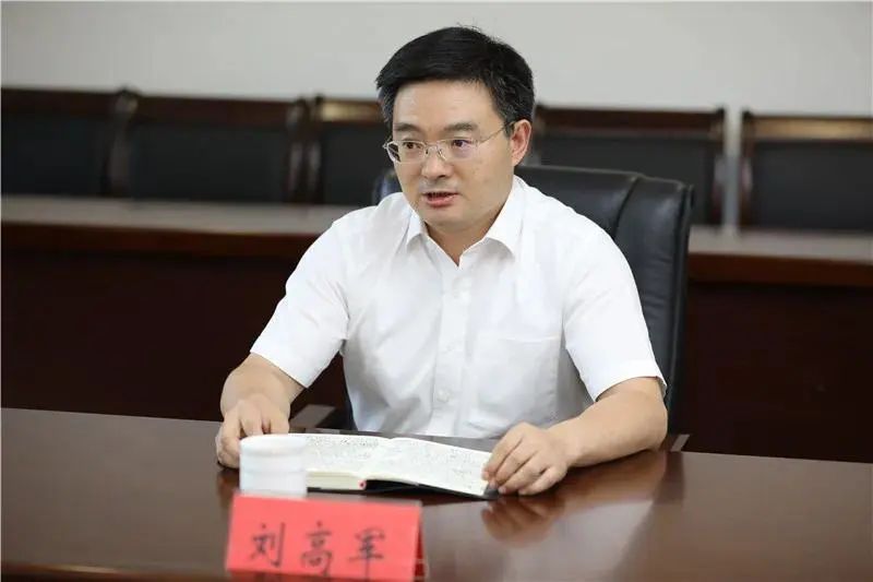 青岛地铁集团有限公司党委副书记、总经理、董事,拟进一步使用(图2) 青岛地铁集团有限公司党委副书记、总经理、董事,拟进一步使用(图2)