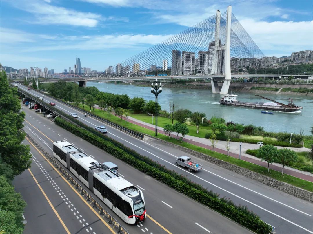 今天!宜宾智轨T2线正式通车(图1) 3-240F30Z45B20.jpg