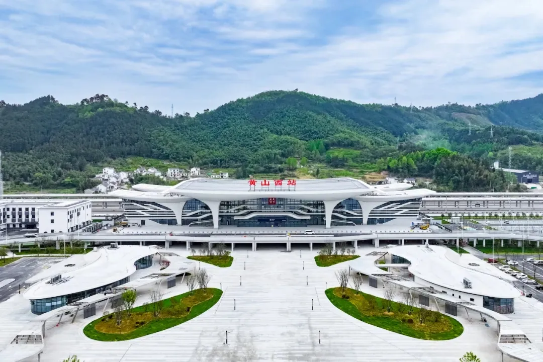 平均客座率近九成!长三角“超级环线”高铁列车开行“满月”(图3) 平均客座率近九成!长三角“超级环线”高铁列车开行“满月”(图3)