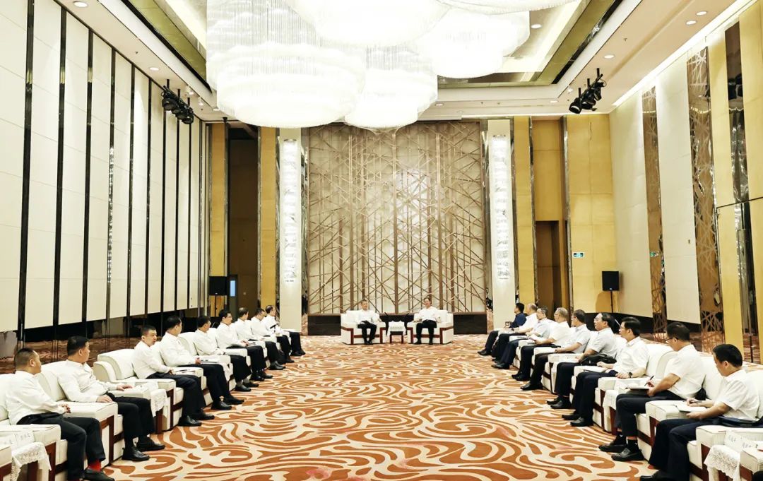 湖南省与中国中车举行工作会谈 加快推动长沙中车研发中心落地(图3) 3-240S00T540T1.jpeg