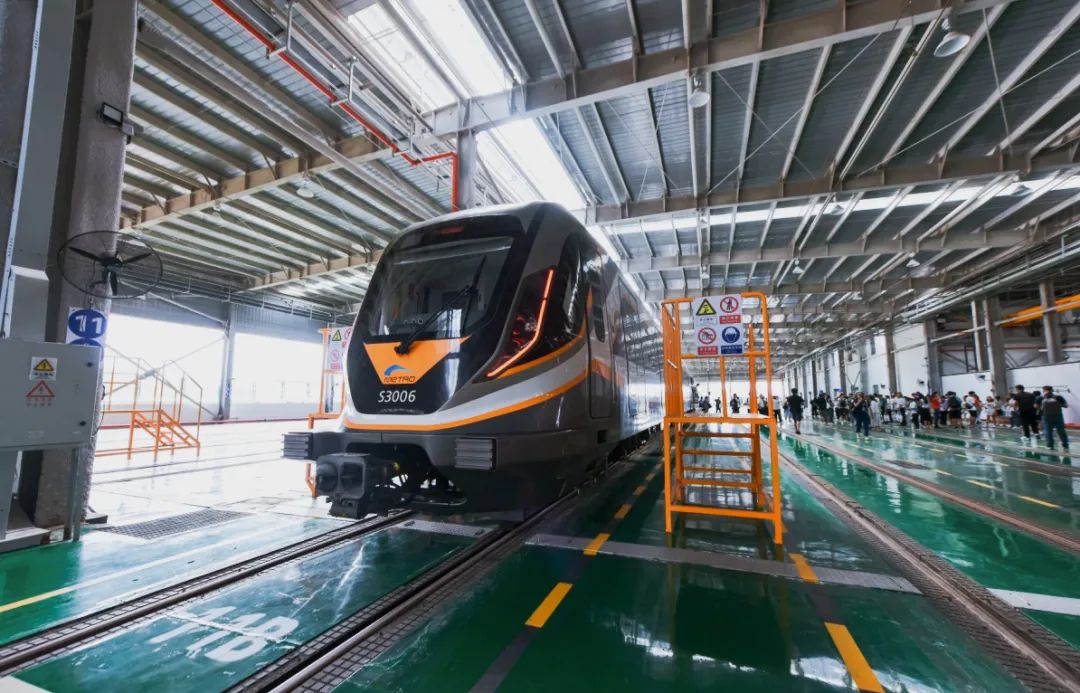 时速160公里新一代市域A车 再添投运线路资阳线(图1) 3-24091ZS549556.jpg