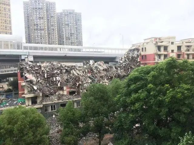 5亿拆迁费+数百万复建费损失!不能让地铁公司独自承受其重!(图1) 3-24112PS4311C.jpg