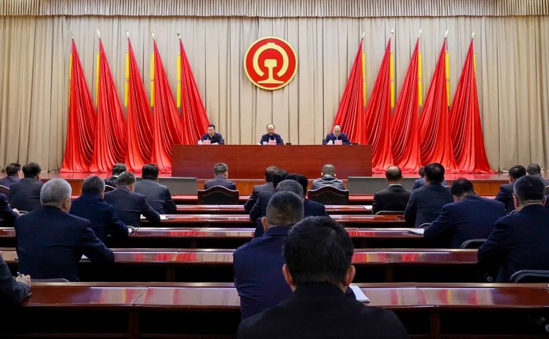 彭强为哈尔滨局集团公司党委委员、副书记,董事(图1) 3-2412030Z245U1.jpg