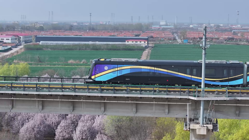 青岛地铁1号线碳纤维示范列车项目顺利通过专家评审(图1) 3-2412240U541639.png
