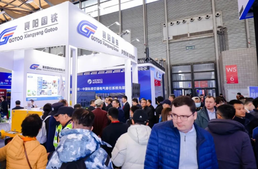 DeepSeek 现已接入ARTS公海彩船官方网站
官网!AI告诉你未来展会样子(图2) DeepSeek 现已接入ARTS公海彩船官方网站
官网!AI告诉你未来展会样子(图2)