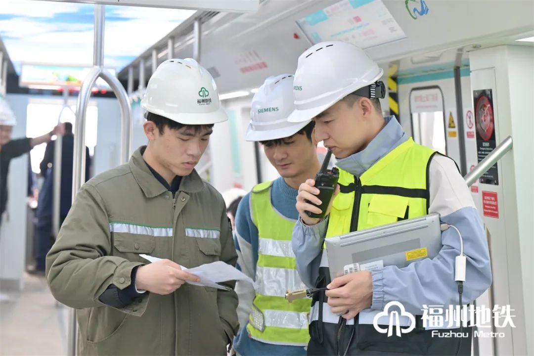 好消息!滨海快线全线列车动态调试(图2) 3-2504020U922C4.jpg