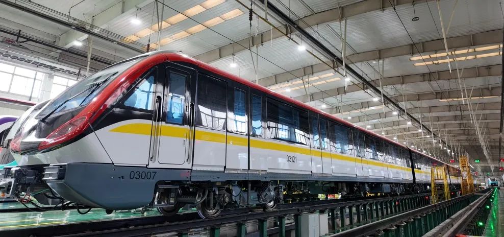上海轨道交通3号线延寿改造工程首列车正式下线(图5) 3-2504210U9301F.jpg