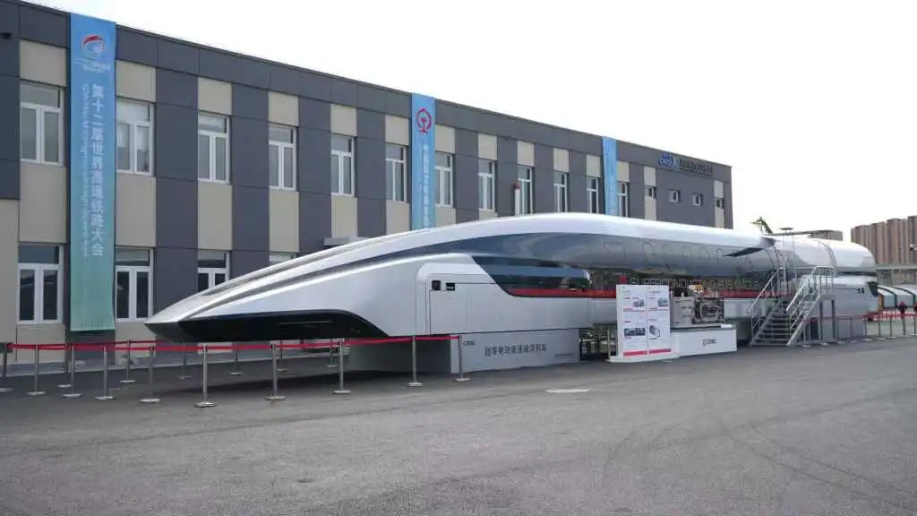 太惊艳!600公里/小时高速列车,首次亮相!(图1) 640 (52).jpg