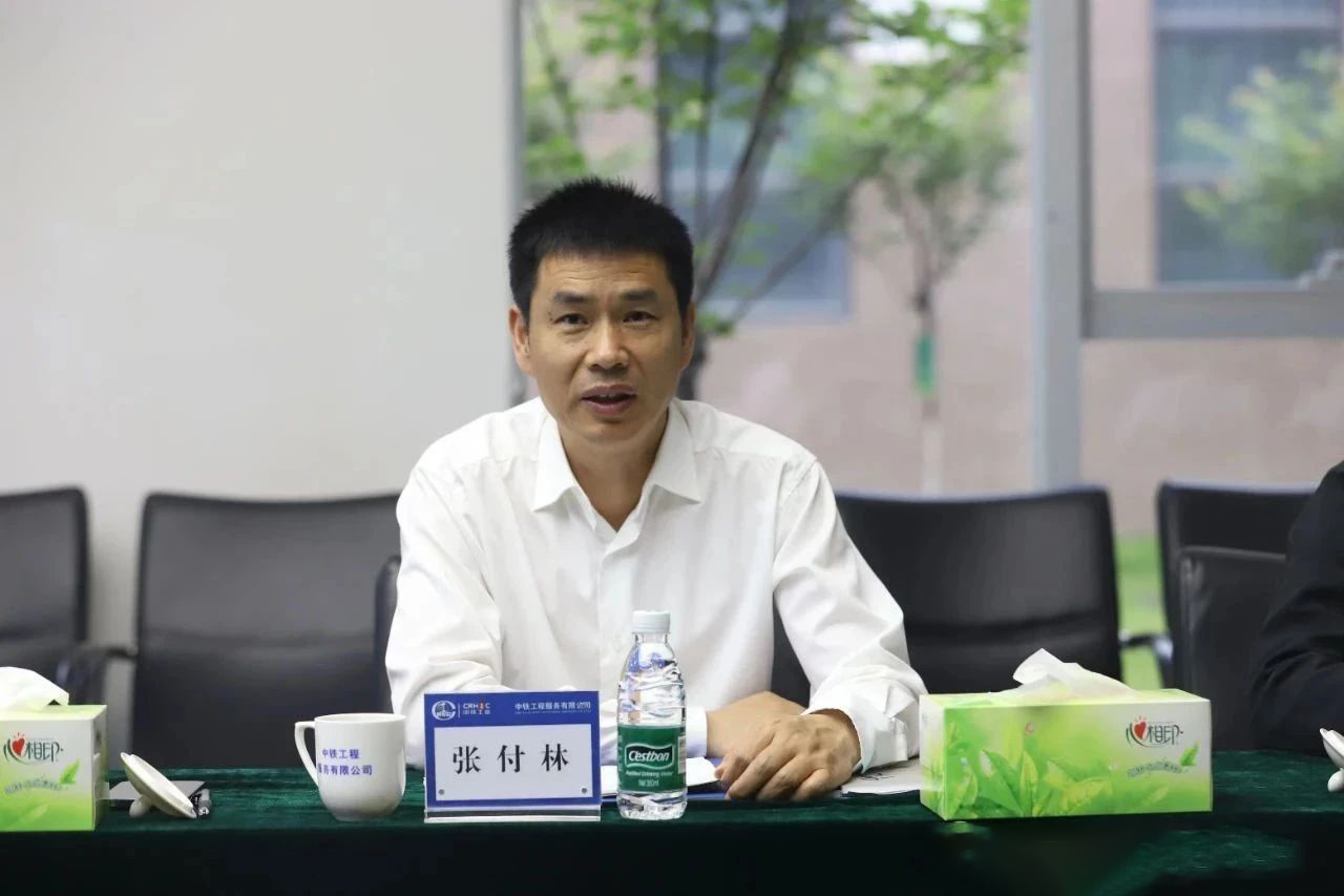 宁波市轨道交通集团有限公司党委委员、副总经理张付林接受调查(图1) linlin.jpg