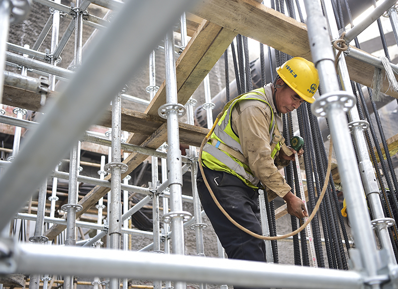 重庆轨道交通15号线一期工程加紧施工(图4)