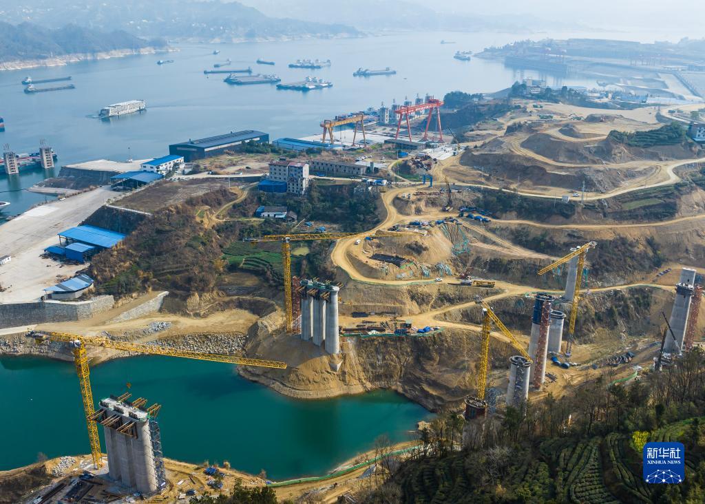 湖北宜昌：三峡枢纽茅坪港疏港铁路加紧建设(图2)