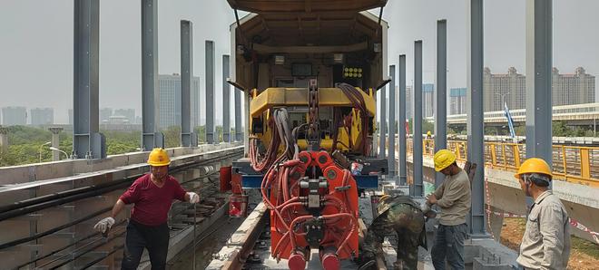 3-2304130Z609230.jpg
