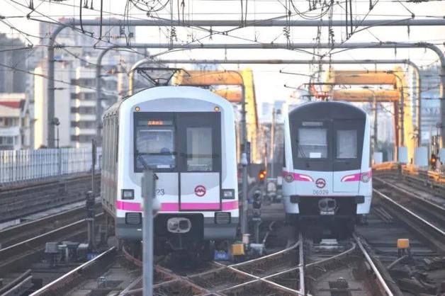 3-2304251406332M.jpg