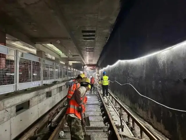 3-2306250T05C48.jpg
