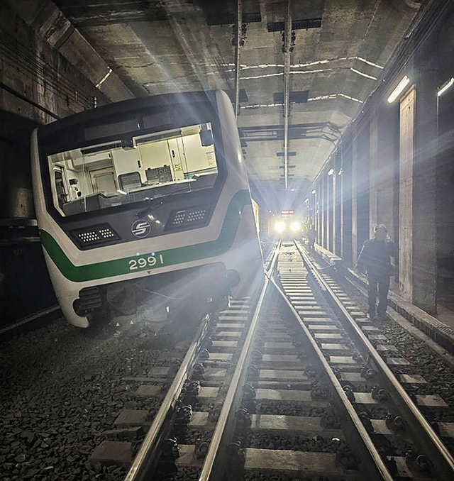 Seoul Subway Line 2 derailed due to signal violations(图1) Seoul Subway Line 2 derailed due to signal violations(图1)