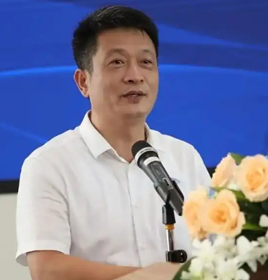 万科公告:董事长辛杰辞职!黄力平接任!(图2)