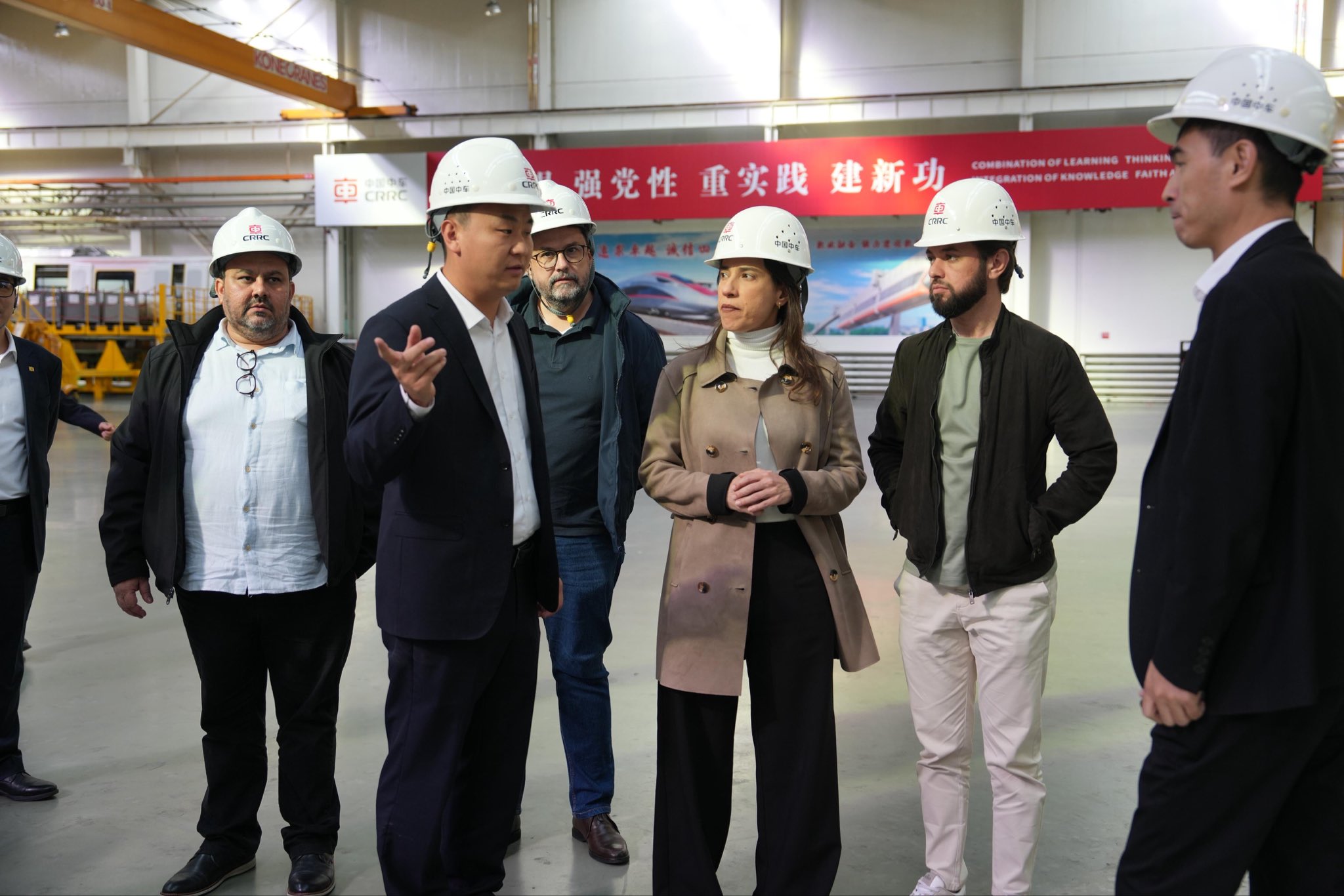 巴西州长访问中车四方 累西腓地铁现代化迈出关键一步(图3) G3kDBHMWMAAmuX6.jpeg